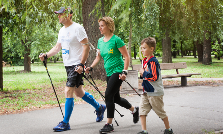 NORDIC WALKING JE RODINNÝ ŠPORT